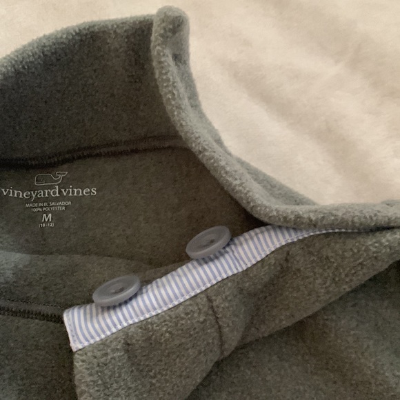 Vineyard Vines pullover fleece sweatshirt (size M/10-12) - Picture 3 of 6